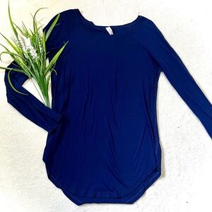 Lululemon Athletica Navy Locarno Long Sleeve Top - Size 4
